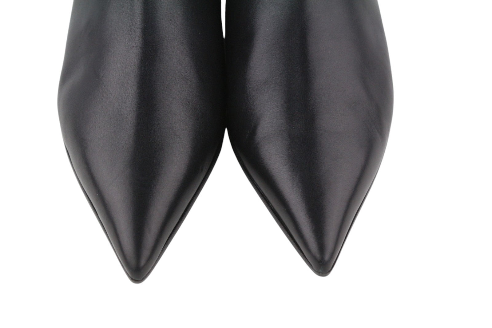 EMPORIO ARMANI moteriški bateliai, 37 €, juodos odos, smaili nosis, užtrauktukas, iki kulkšnies. 