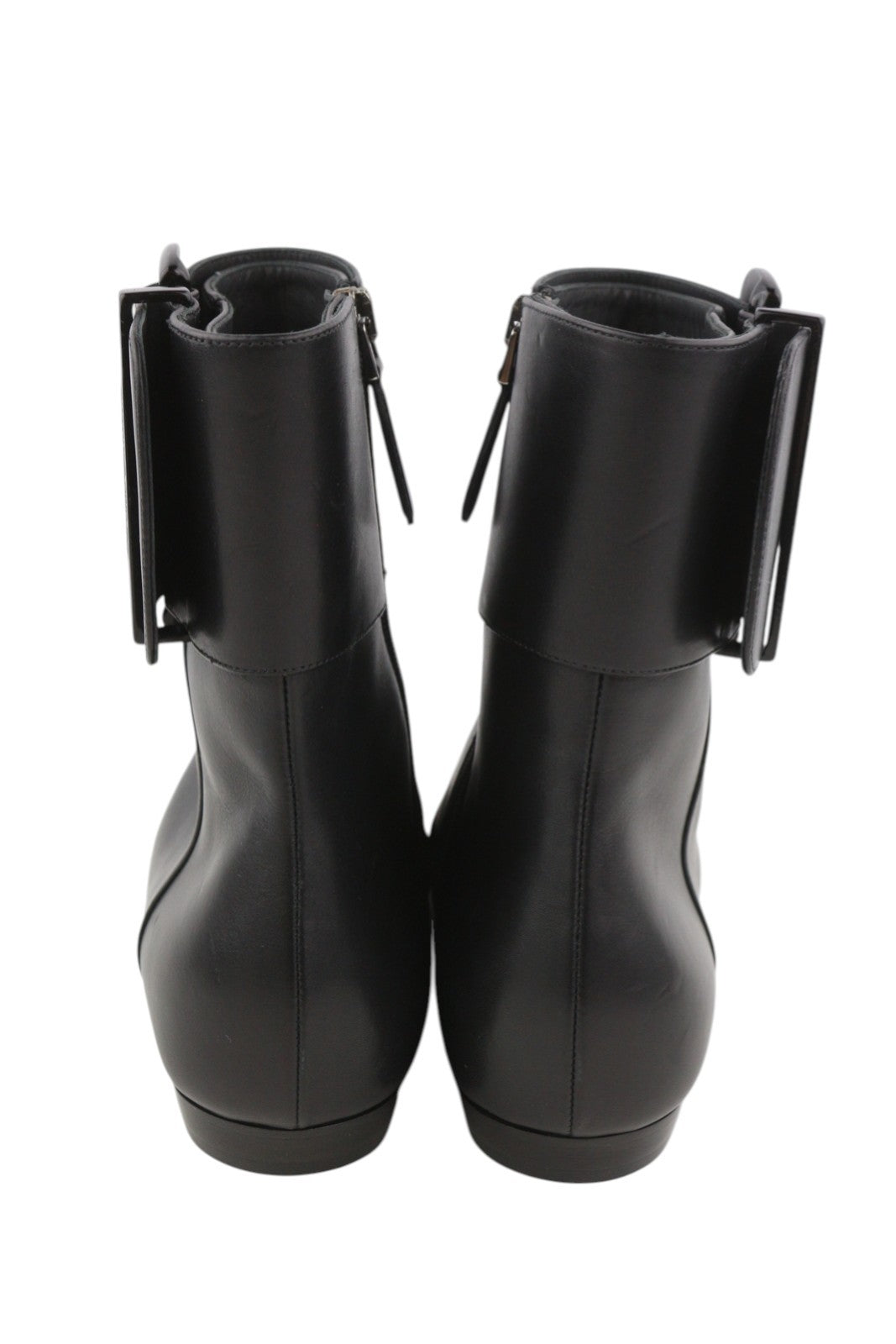 EMPORIO ARMANI moteriški bateliai, 37 €, juodos odos, smaili nosis, užtrauktukas, iki kulkšnies. 