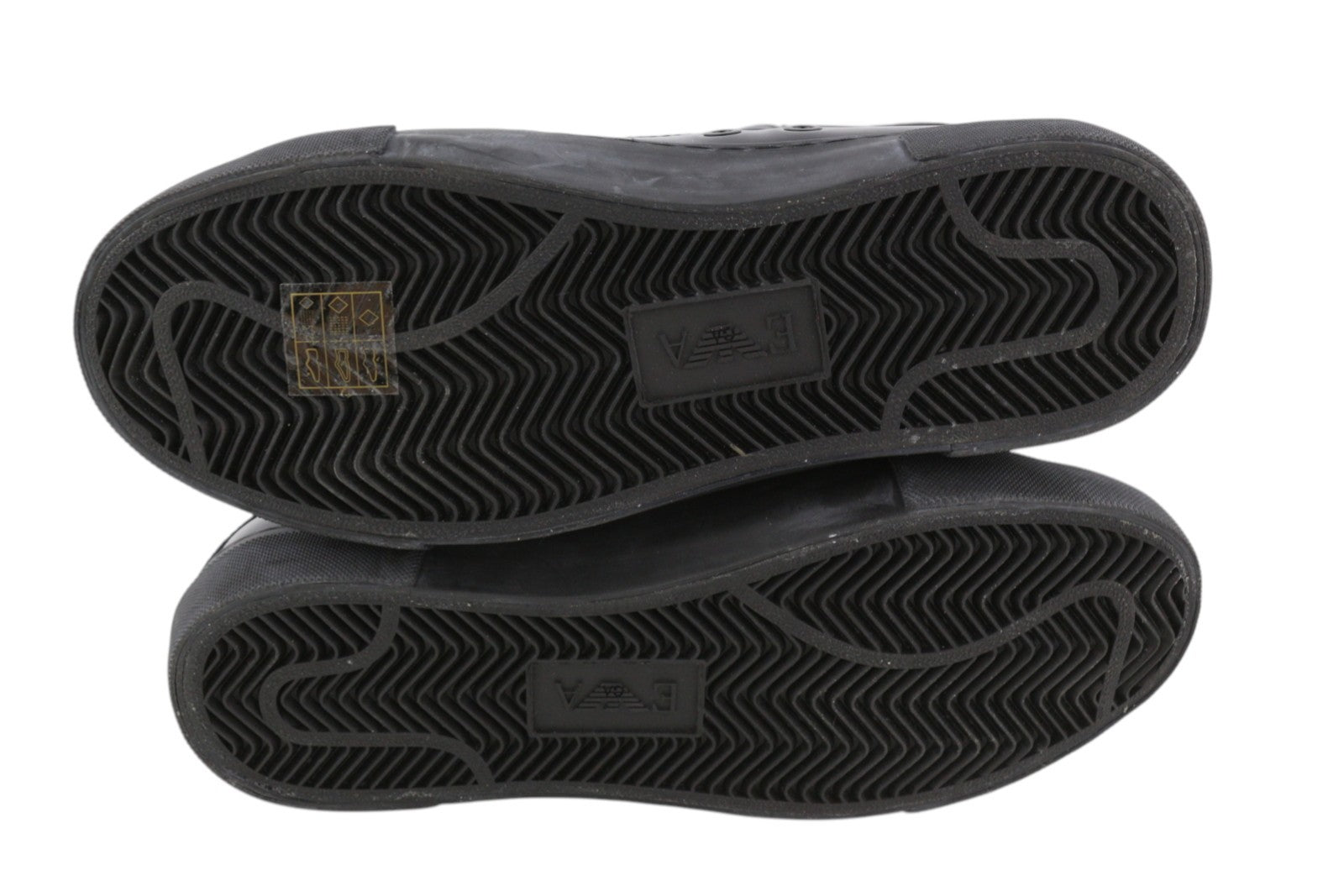 EMPORIO ARMANI moteriški bateliai, 37 dydis, juodi, su holografine oda, lipdukais iki kulkšnies. 