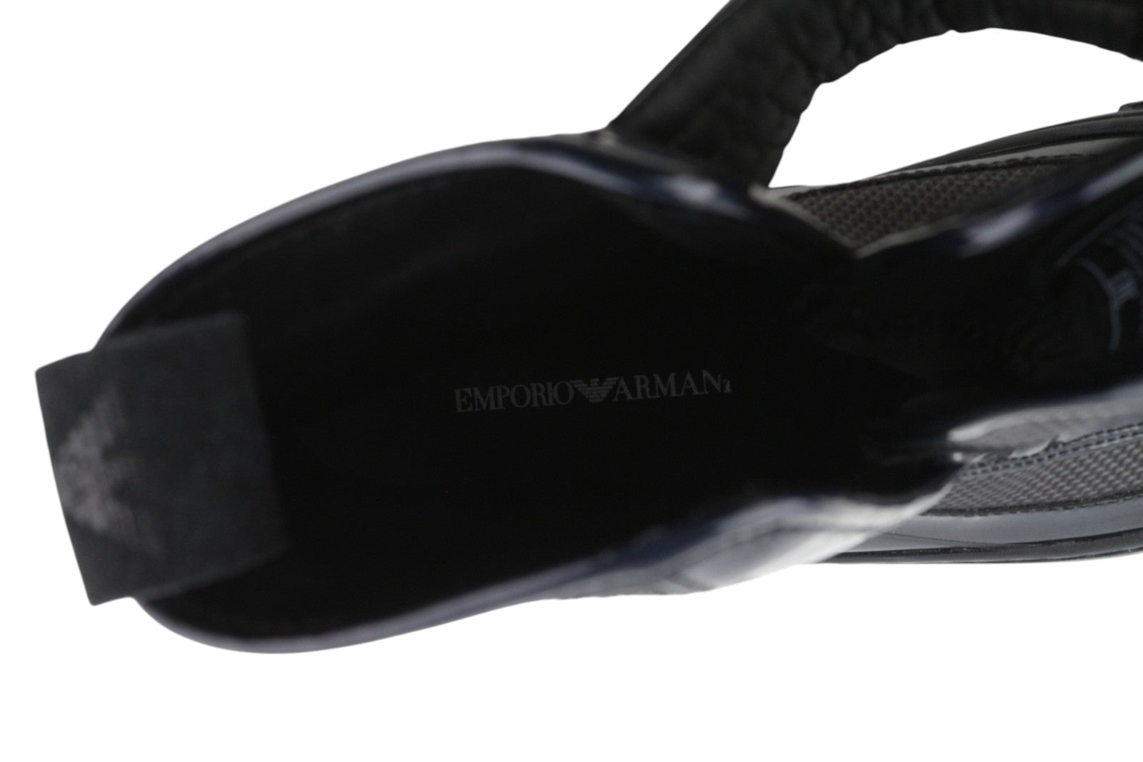 EMPORIO ARMANI moteriški bateliai, 37 dydis, juodi, su holografine oda, lipdukais iki kulkšnies. 