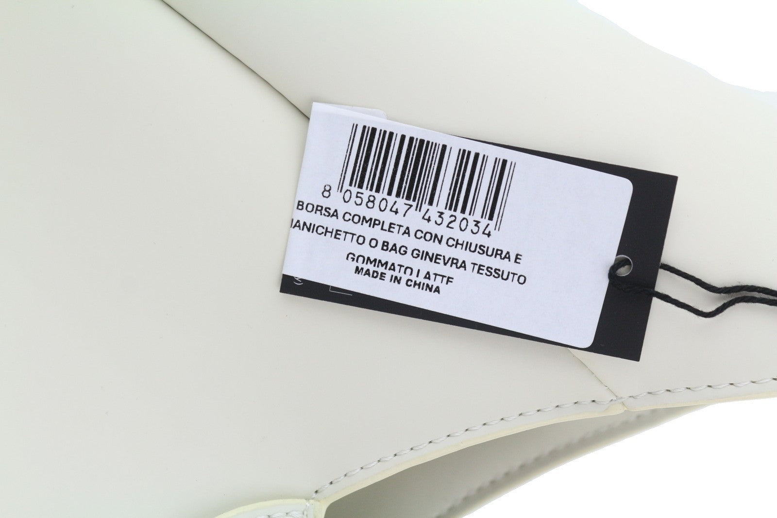 O BAG Ginevra moteriškas krepšys OS baltas su magnetiniu užsegimu, pamušalu, nešiojimui per petį, laisvalaikiui 