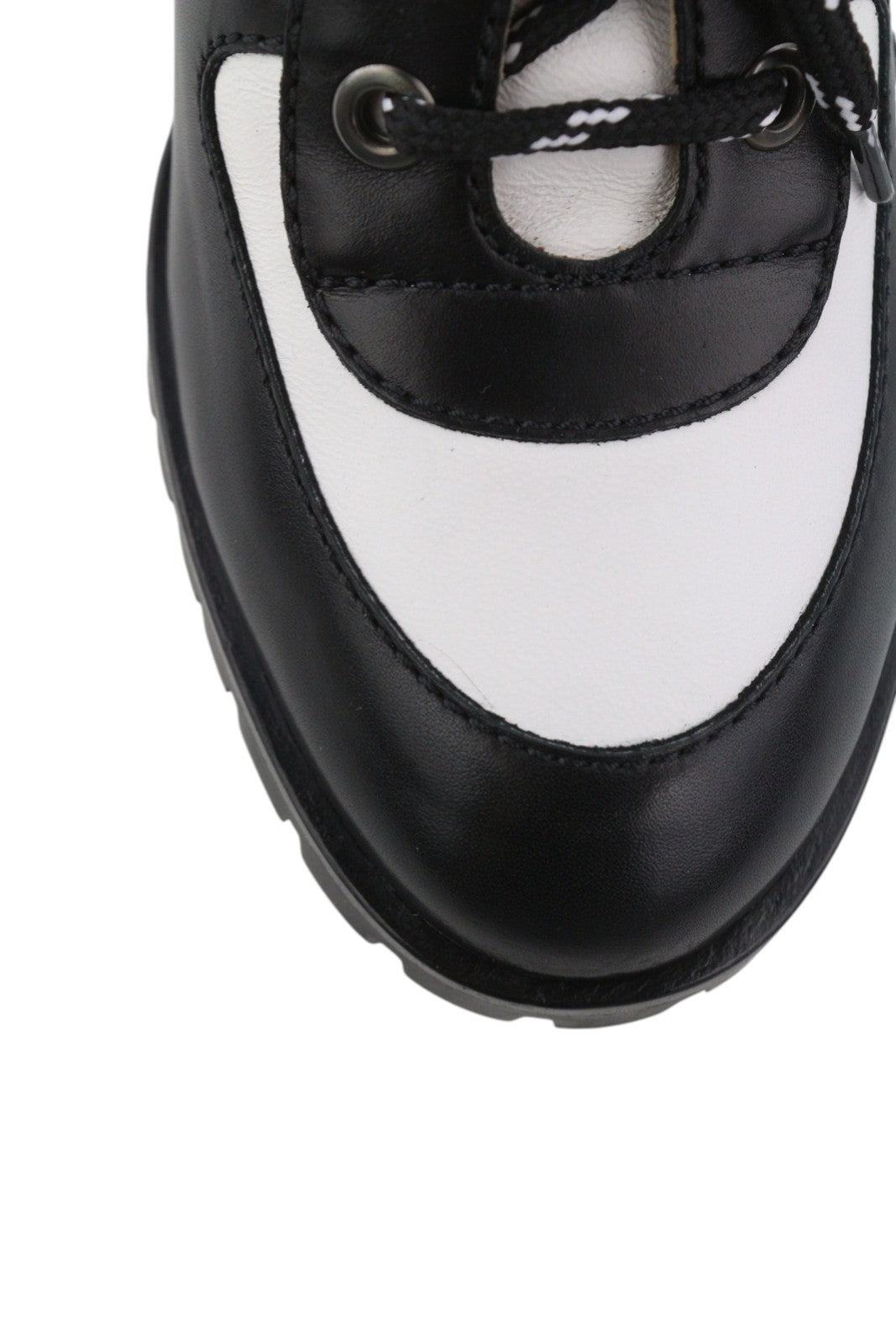 EMPORIO ARMANI moteriški aulinukai, 37 dydis, juodi ir balti, odiniai, suvarstomi, vidutinio ūgio. 