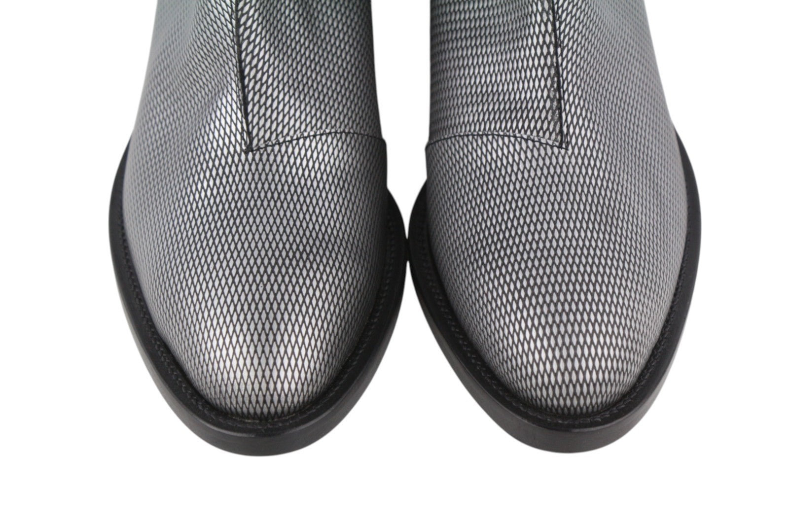 EMPORIO ARMANI moteriški aulinukai, 37 dydis, pilki, odiniai, raštuoti, migdolų nosys, kaubojiški, iki kulkšnies. 