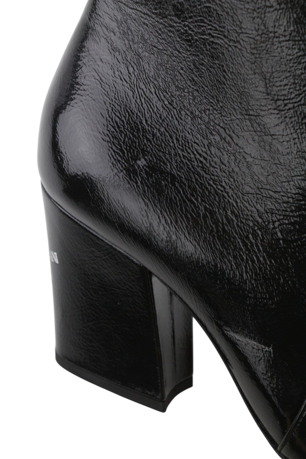 EMPORIO ARMANI moteriški aulinukai, juodi, blizgantys, odiniai, su užtrauktuku ir kulkšnies paviršiumi. 