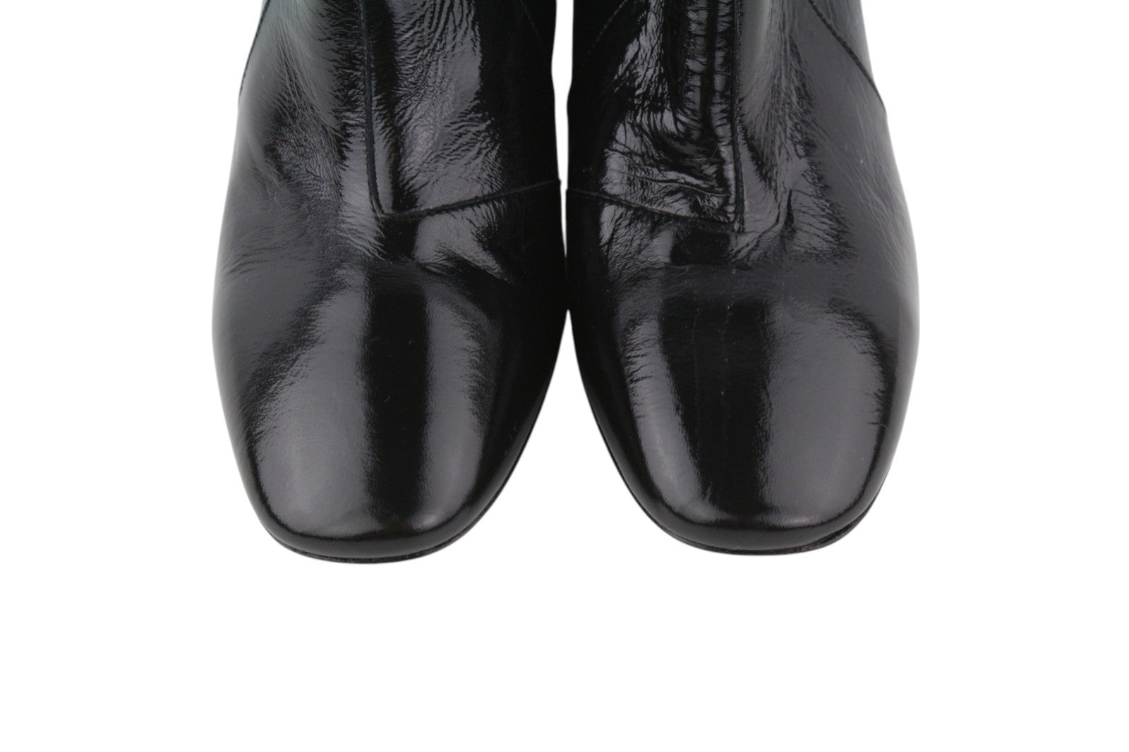 EMPORIO ARMANI moteriški aulinukai, juodi, blizgantys, odiniai, su užtrauktuku ir kulkšnies paviršiumi. 