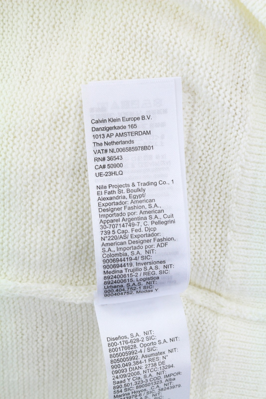 CALVIN KLEIN Tape Yarn Vn vyriškas megztinis M, baltas tekstūruotas megztinis su V formos iškirpte 