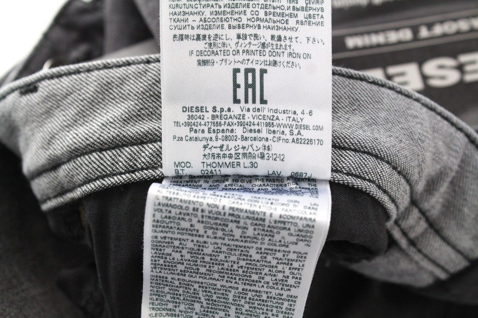 DIESEL Thommer 0687J vyriški džinsai W32/L30 Slim Skinny pilki medvilniniai skalbti džinsai 