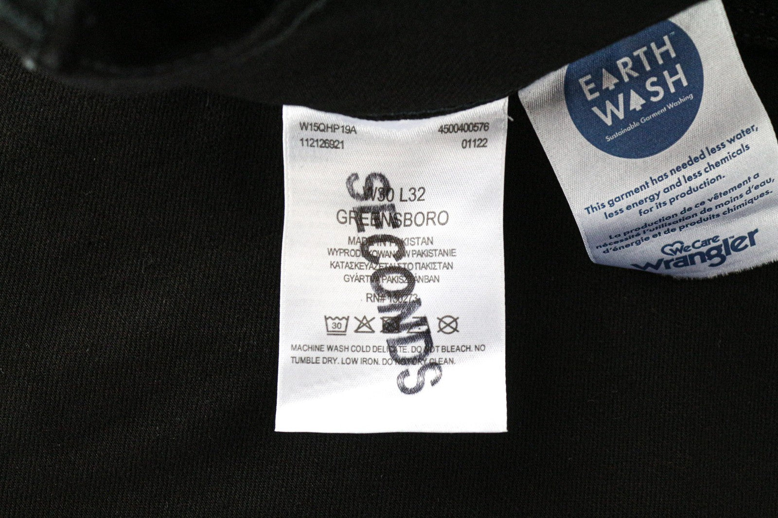 WRANGLER Larston vyriški W30/L32 Slim Taper juodi tamprūs medvilniniai džinsai 