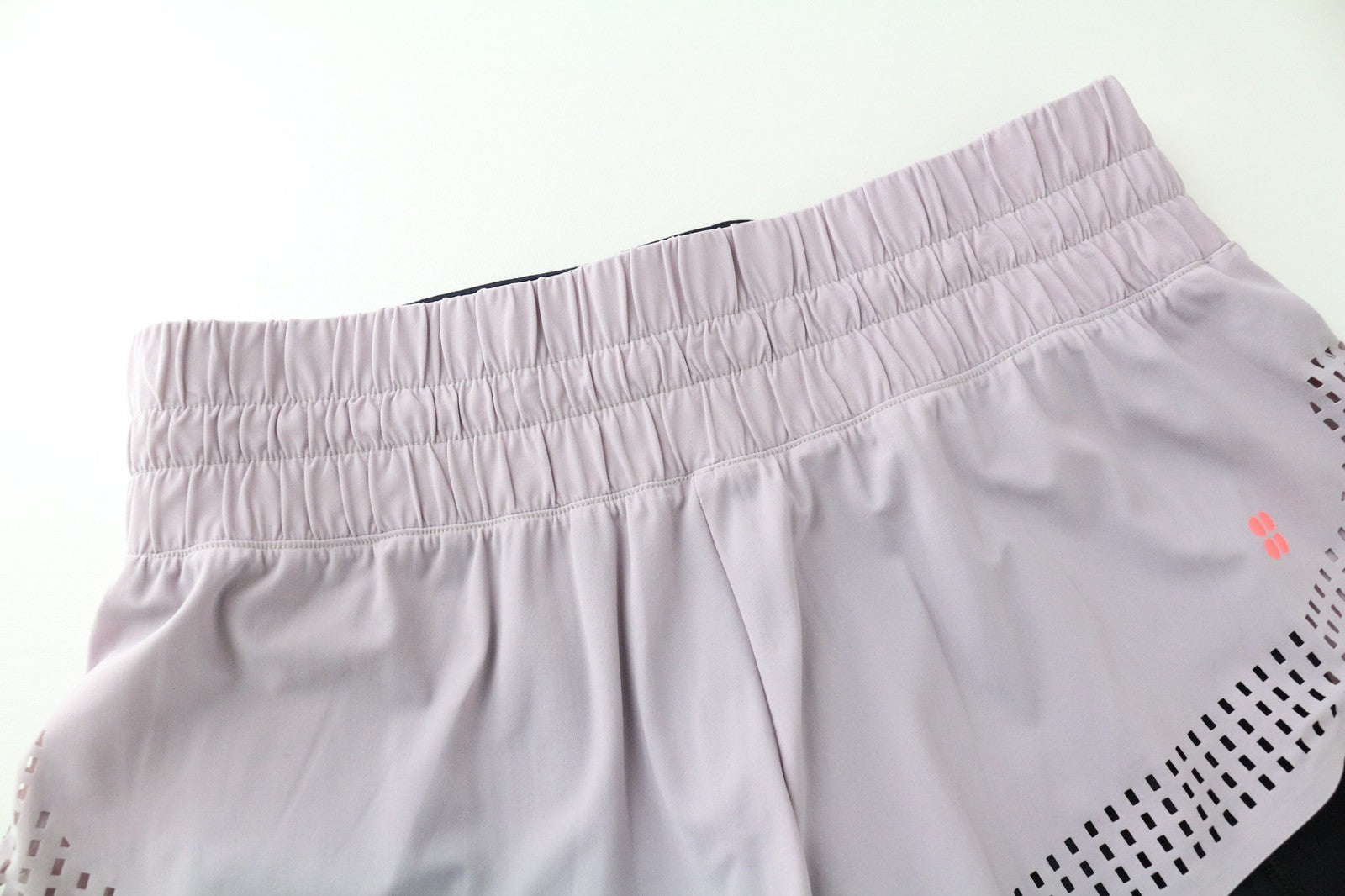 SWEATY BETTY Aerial 2in1 moteriški šortai XS dydžio, violetiniai, sluoksniuoti, tamprūs, sportiniai šokių šortai 