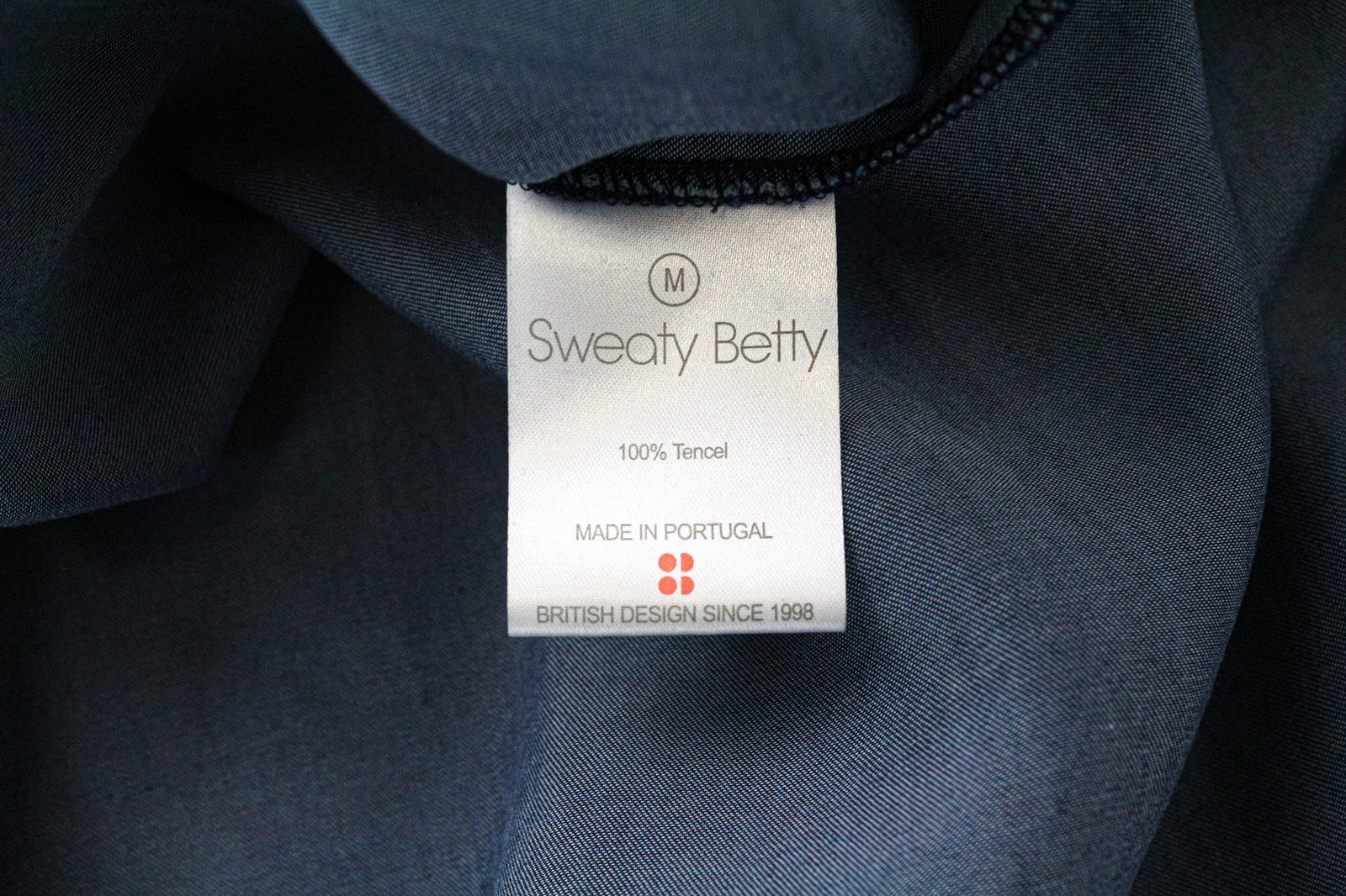 SWEATY BETTY Kvasir Luxe suknelė M moteriška mėlyna ilga marškinių stiliaus džinsinio midi ilgio 