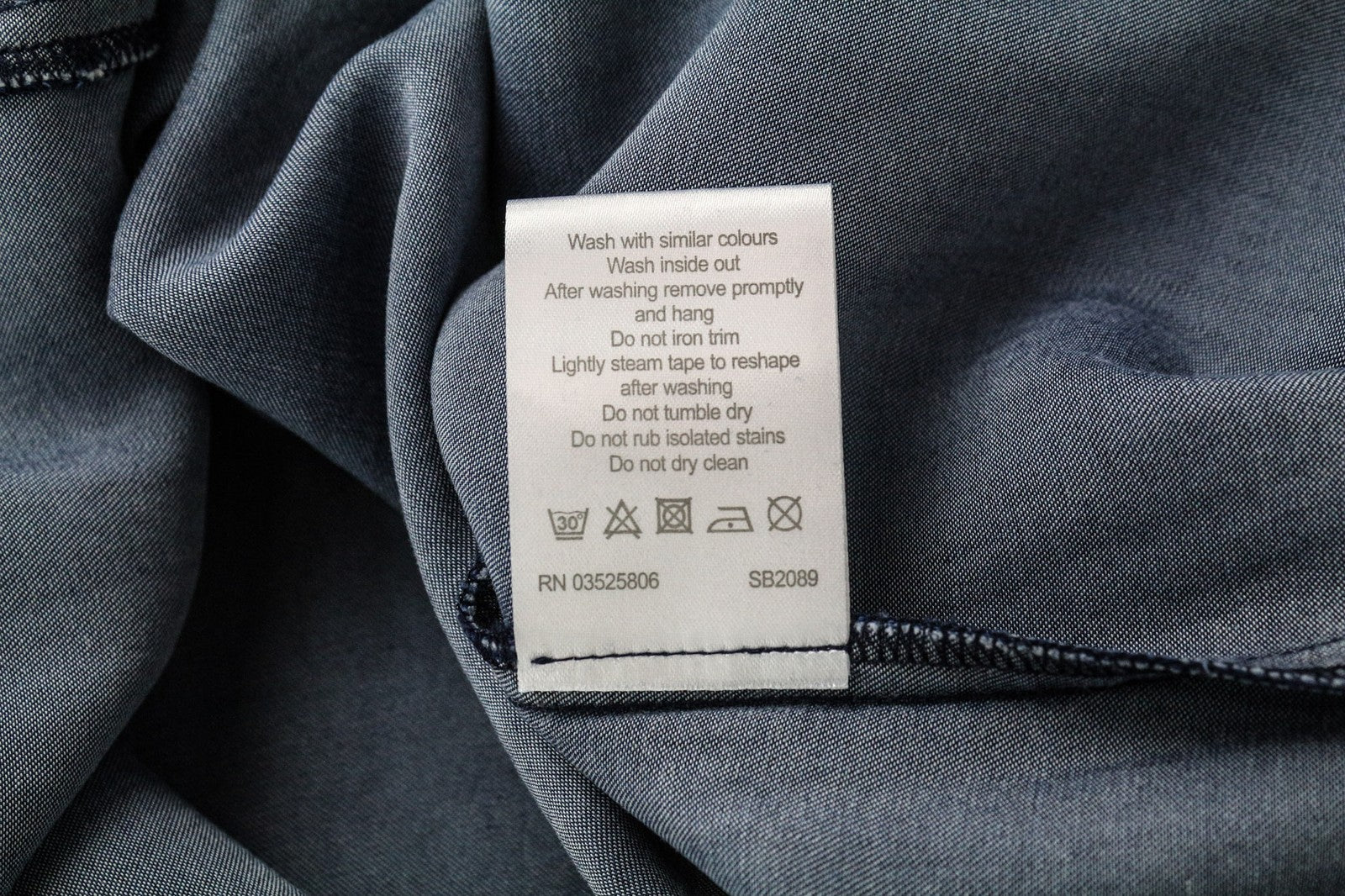 SWEATY BETTY Kvasir Luxe suknelė M moteriška mėlyna ilga marškinių stiliaus džinsinio midi ilgio 