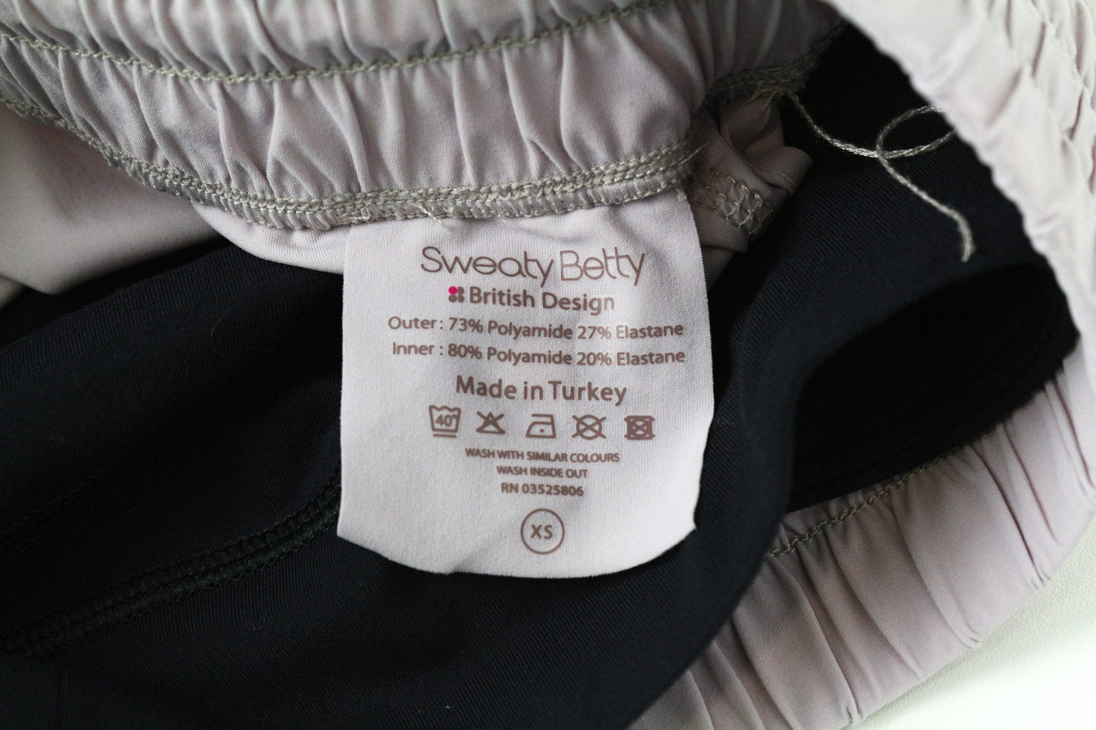 SWEATY BETTY Aerial 2in1 šortai XS dydžio, violetiniai, tamprūs, sportui, šokiams 