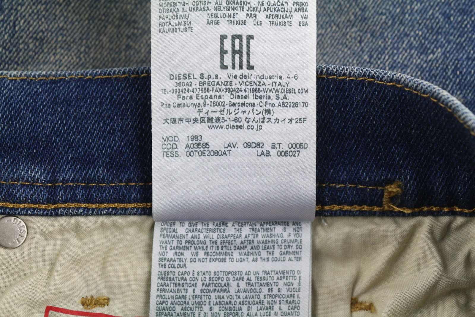 DIESEL 1983 09D82 vyriški džinsai W32/L28 mėlyni, išblukę, aptempti, aukštu juosmeniu, užtrauktuku. 