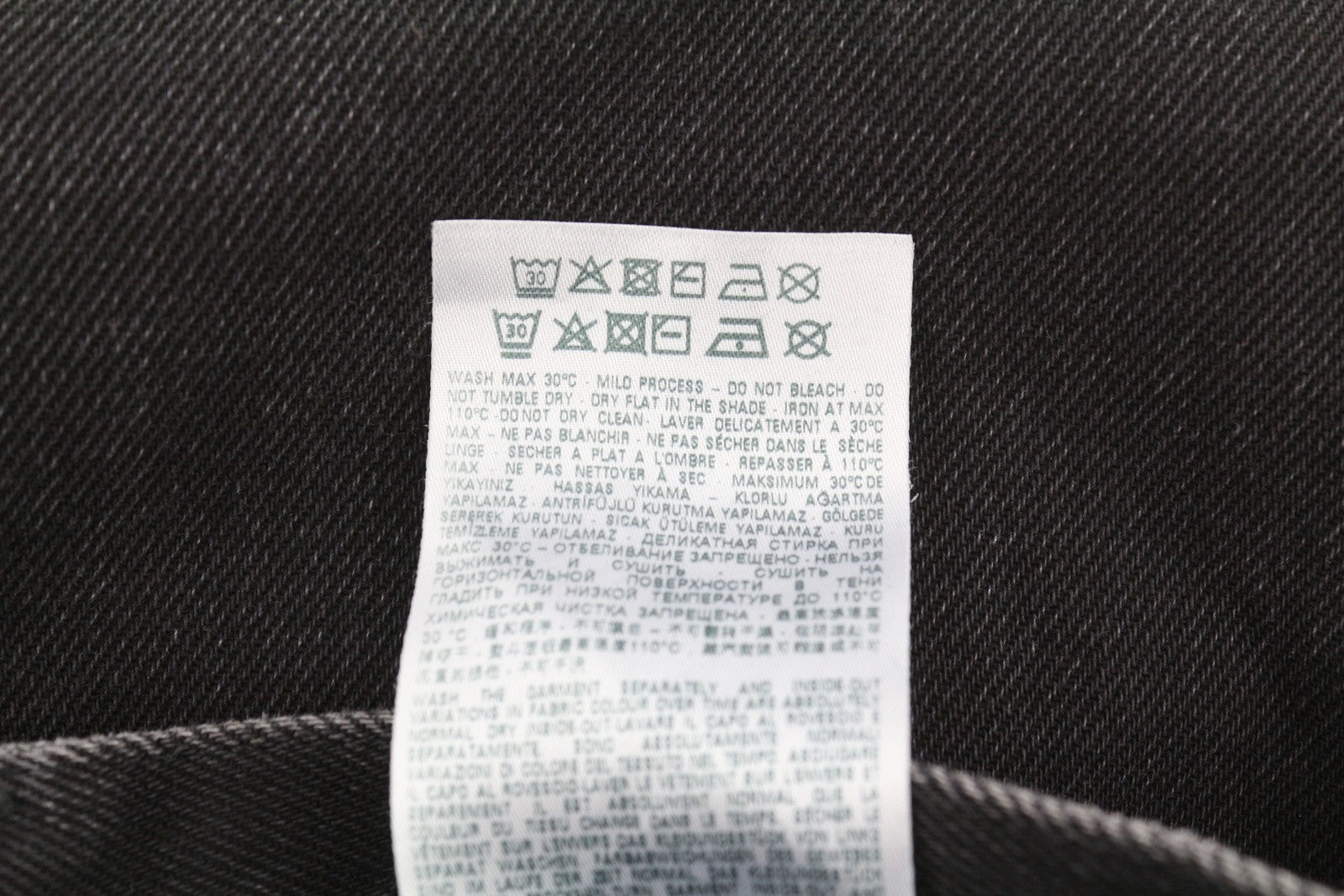 DIESEL 1995 D-Sark 09B88 vyriški džinsai W29/L32 juodi, prigludę, tiesaus kirpimo, rekomenduojama kaina 185 € 