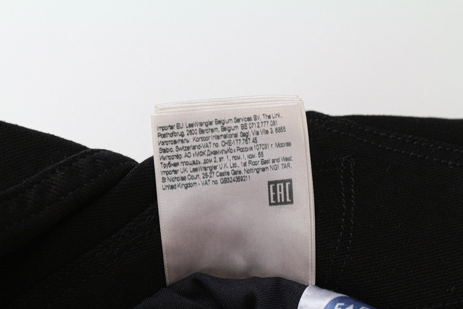 WRANGLER Larston W32/L30 vyriški džinsai, prigludę, juodi, tamprūs, džinsinio audinio, medvilnės mišinio. 