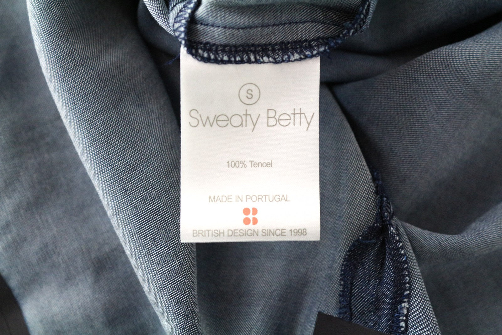 SWEATY BETTY Kvasir Luxe moteriška suknelė S mėlyna džinsinė midi lengva melanžo spalva