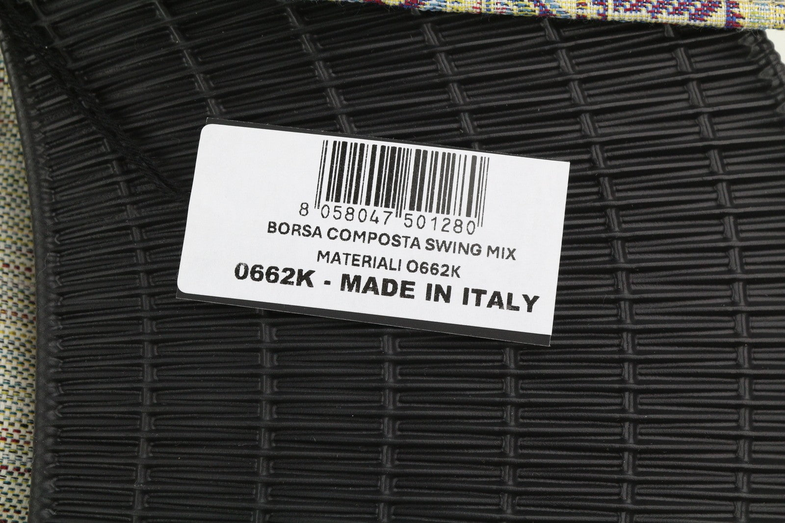 O BAG Swing moteriškas krepšys OS juodas tekstūruotas silikoninis vidinis krepšys per petį 