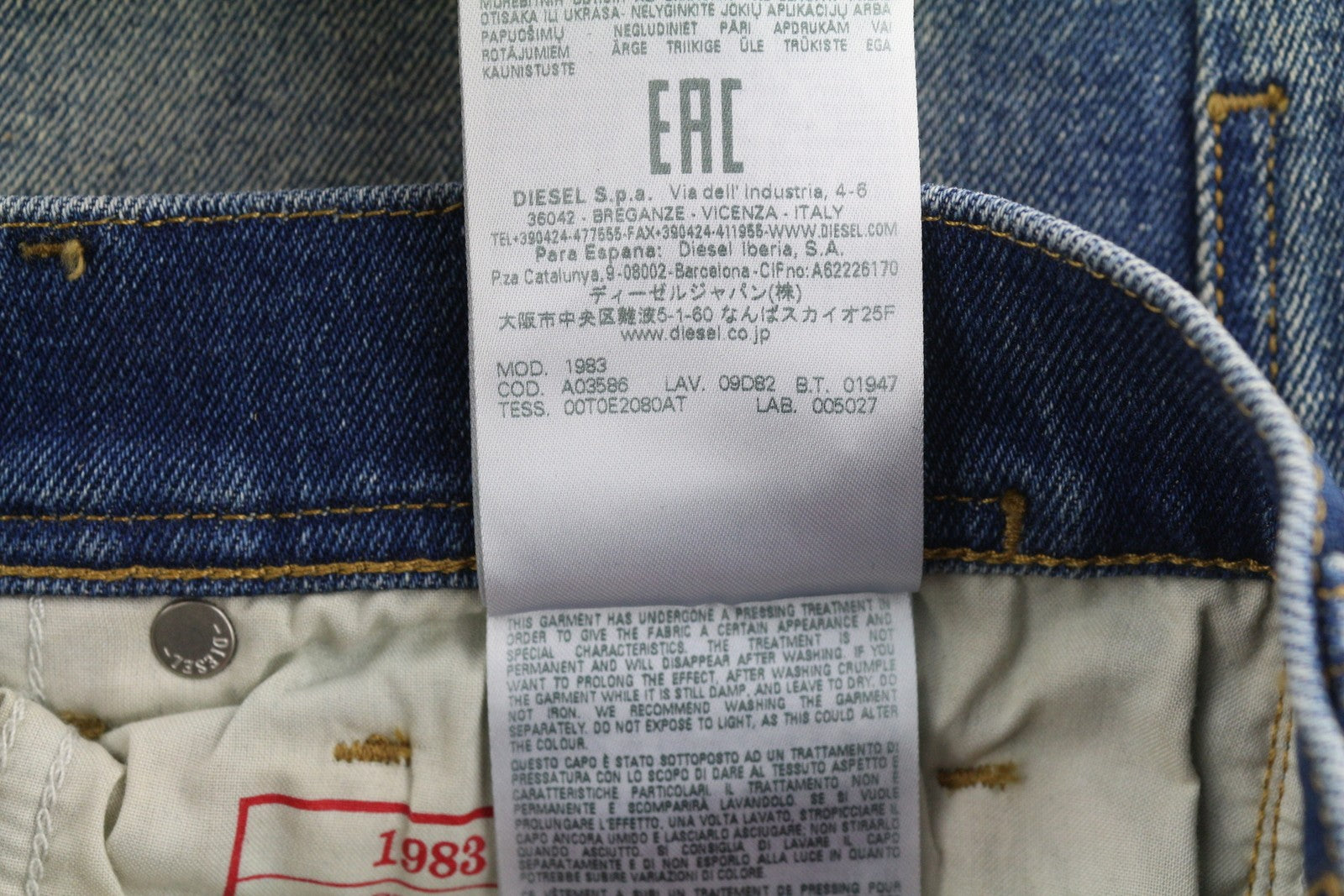 DIESEL 1983 09D82 vyriški džinsai W29/L30 mėlyni, išblukinti, aptempti, aukštu juosmeniu, užtrauktuku. 
