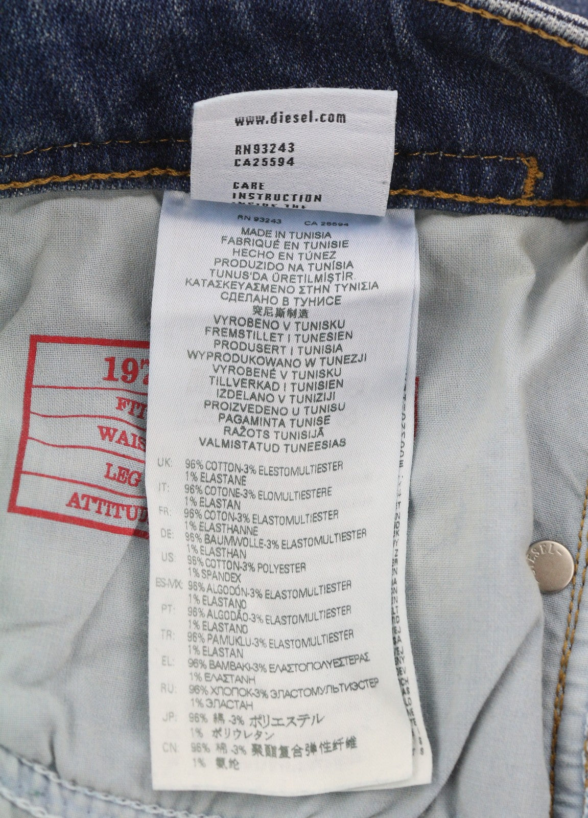 DIESEL 1979 Sleenker 09E43 vyriški džinsai W30/L32 mėlyni aptempti džinsai, rekomenduojama kaina – 225 USD 