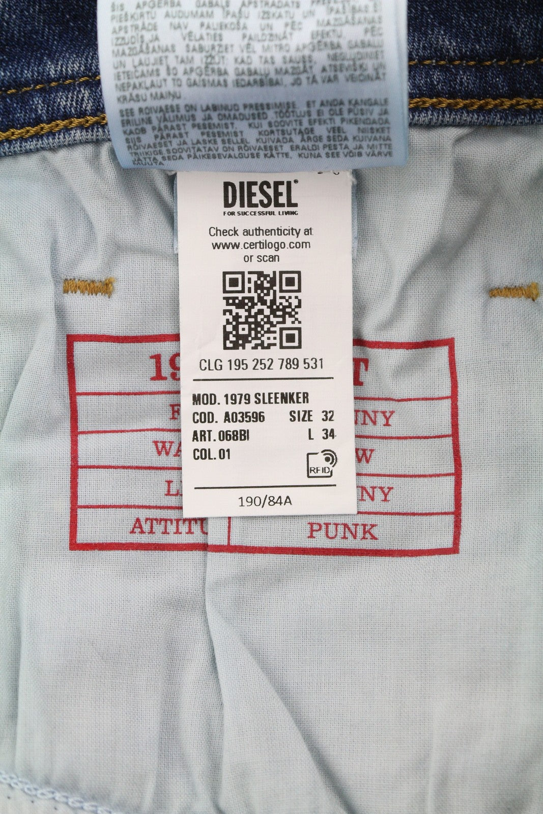 DIESEL 1979 Sleenker 068BI vyriški džinsai W32/L34, aptempti, sendinto stiliaus, aptempti. Rekomenduojama kaina – 319 €. 