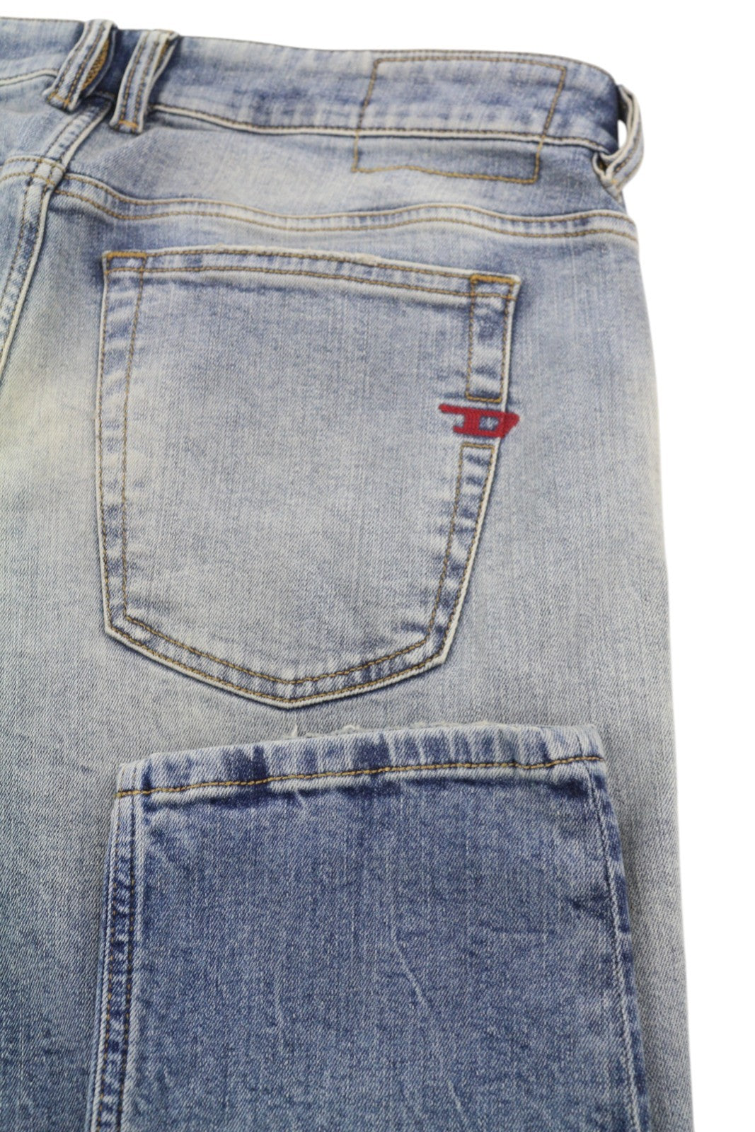 DIESEL 1979 Sleenker 068BI vyriški džinsai W32/L34, aptempti, sendinto stiliaus, aptempti. Rekomenduojama kaina – 319 €. 