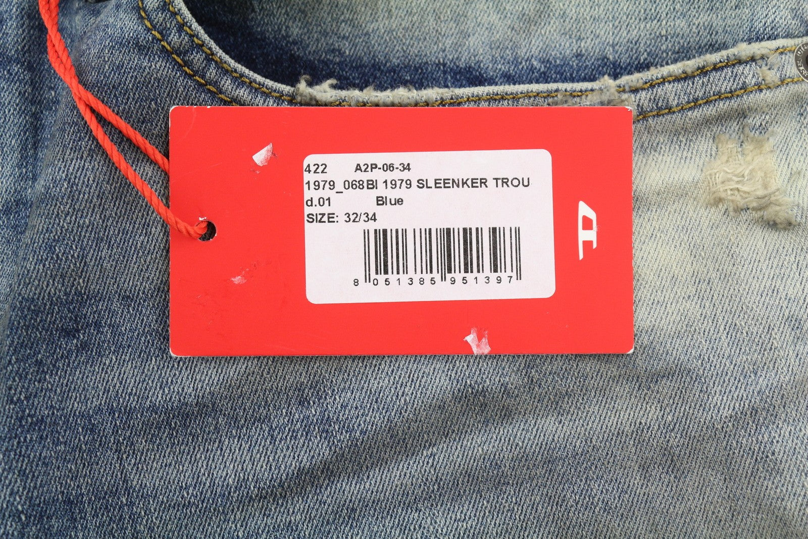 DIESEL 1979 Sleenker 068BI vyriški džinsai W32/L34, aptempti, sendinto stiliaus, aptempti. Rekomenduojama kaina – 319 €. 