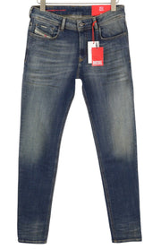 DIESEL 1979 Sleenker 09D94 vyriški džinsai W31/L32 mėlyni sendinto stiliaus aptempti žemo profilio džinsai, rekomenduojama kaina – 255 € 