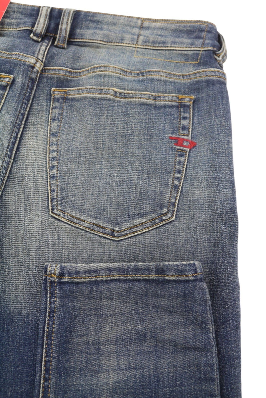 DIESEL 1979 Sleenker 09D94 vyriški džinsai W31/L32 mėlyni sendinto stiliaus aptempti žemo profilio džinsai, rekomenduojama kaina – 255 € 