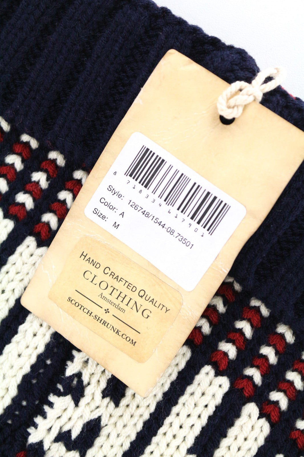 SCOTCH SHRUNK berniukiška M dydžio raudona, tamsiai mėlyna megzta kepurė su bumbulu ir raštu 