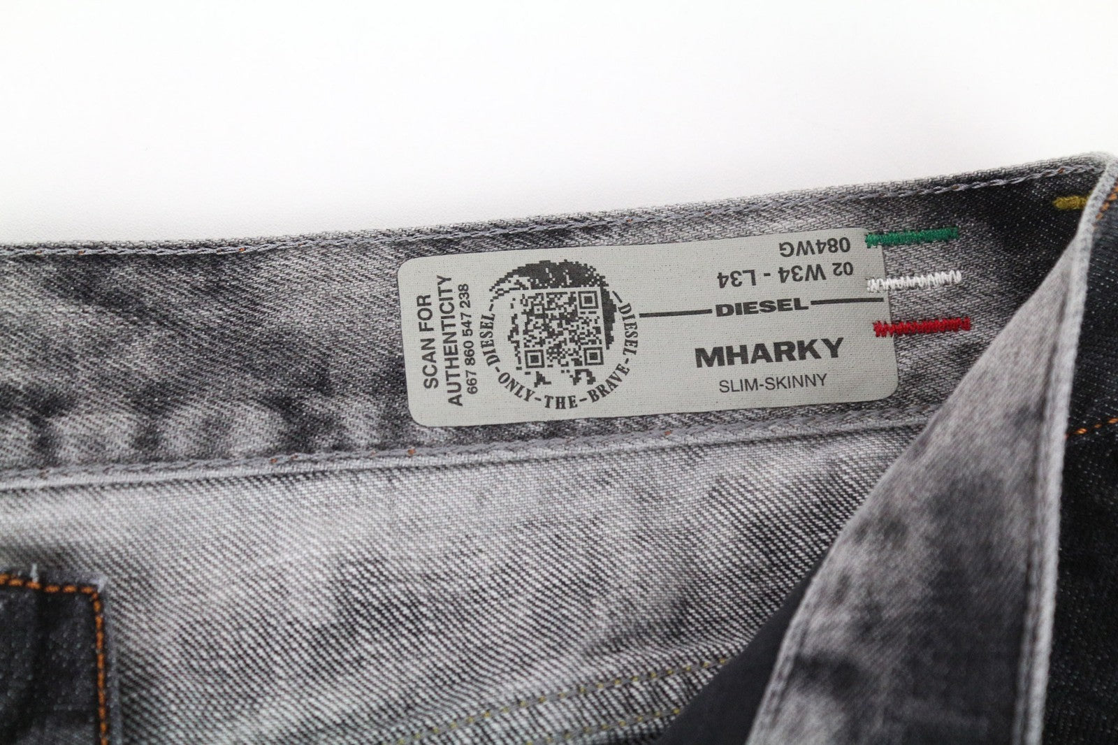 DIESEL Mharky 084WG vyriški pilki W34/L34 plėšyti aptempti grynos medvilnės džinsai 