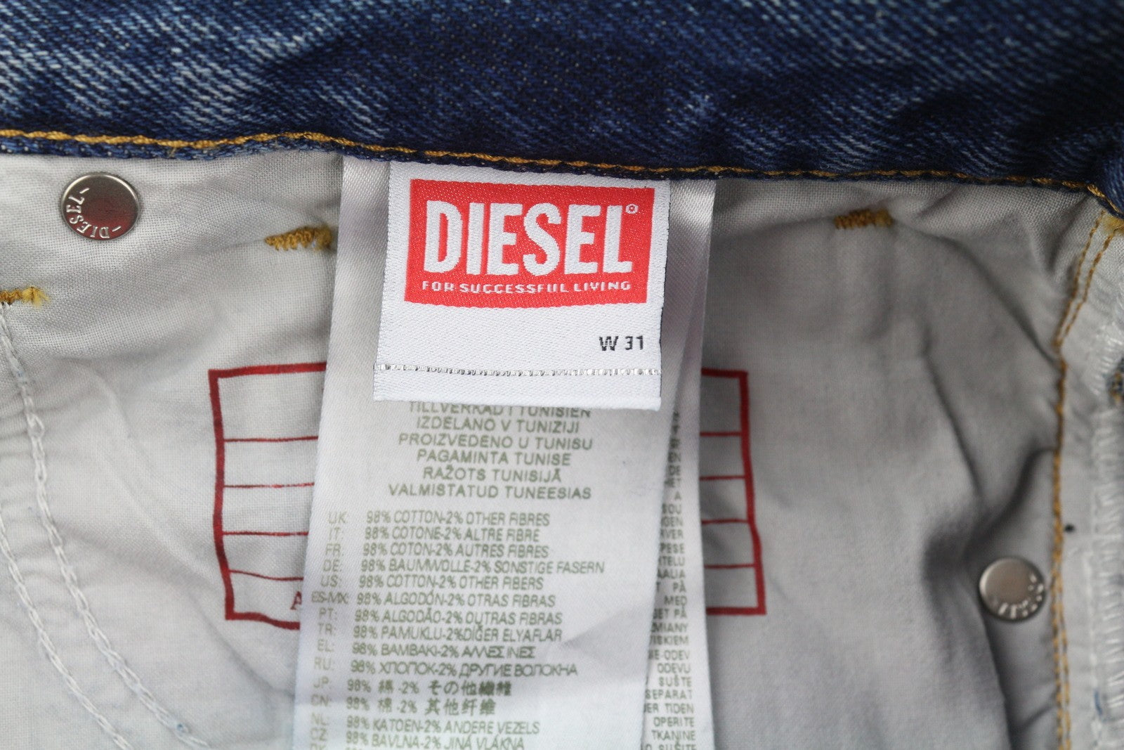 DIESEL 1995 09E02 vyriški džinsai W31/L32 mėlyni, plėšyti, ploni, tiesūs, RRP 375 USD 