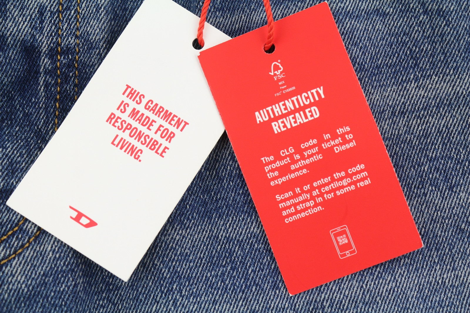 DIESEL 1995 09E02 vyriški džinsai W36/L32 mėlyni, plėšyti, prigludę, ploni. Rekomenduojama kaina – 375 USD. 