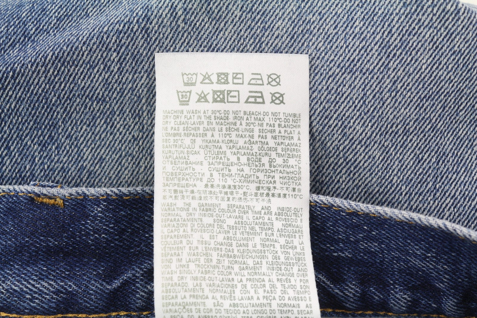 DIESEL 1995 09E02 vyriški džinsai W31/L32 mėlyni, plėšyti, ploni, tiesūs, RRP 375 USD 