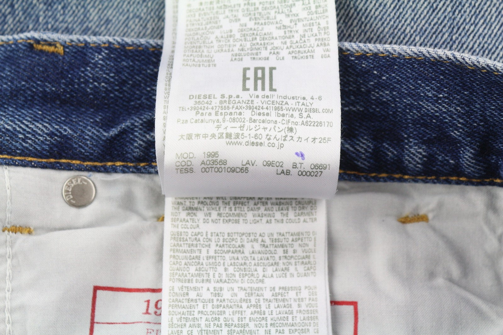 DIESEL 1995 09E02 vyriški džinsai W31/L32 mėlyni, plėšyti, ploni, tiesūs, RRP 375 USD 