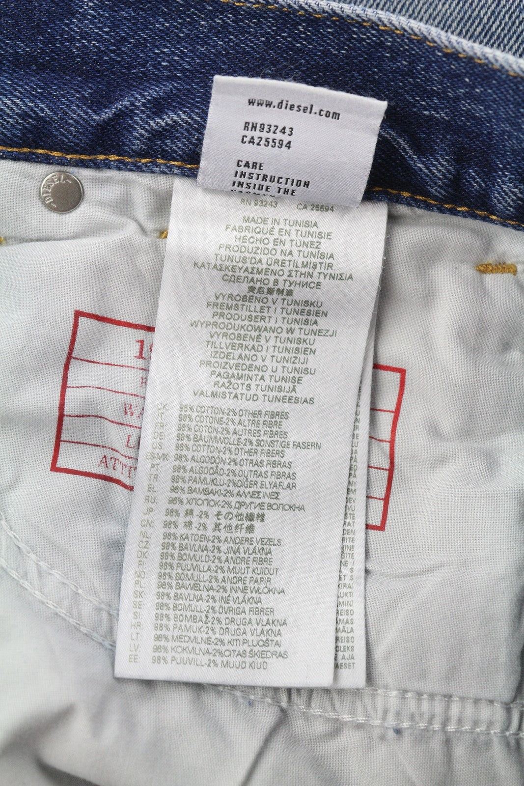 DIESEL 1995 09E02 vyriški džinsai W31/L32 mėlyni, plėšyti, ploni, tiesūs, RRP 375 USD 