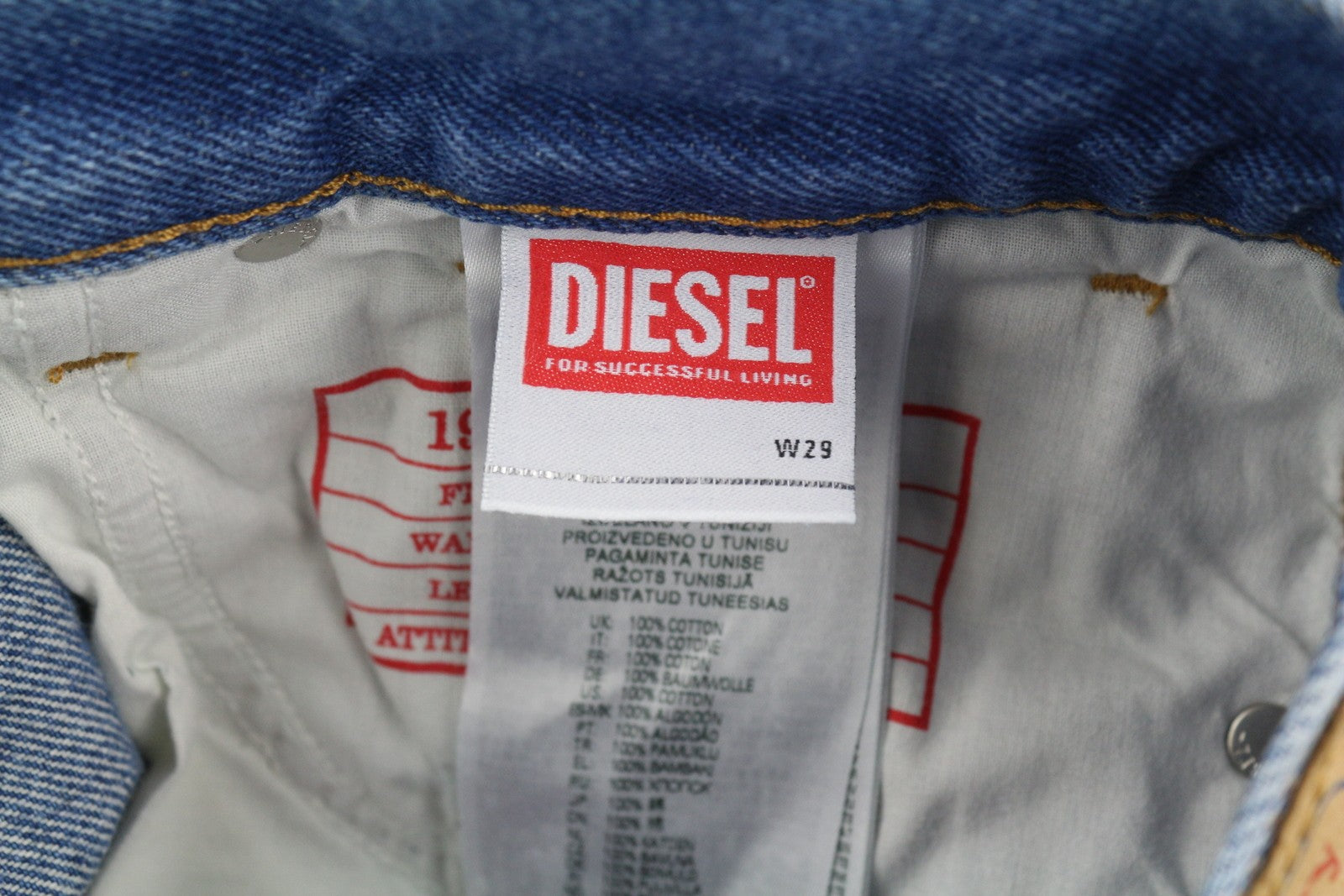 DIESEL 1995 007F5 vyriški džinsai W29/L32 Slim Fit tiesaus kirpimo, su logotipu ir RRP 250 € 