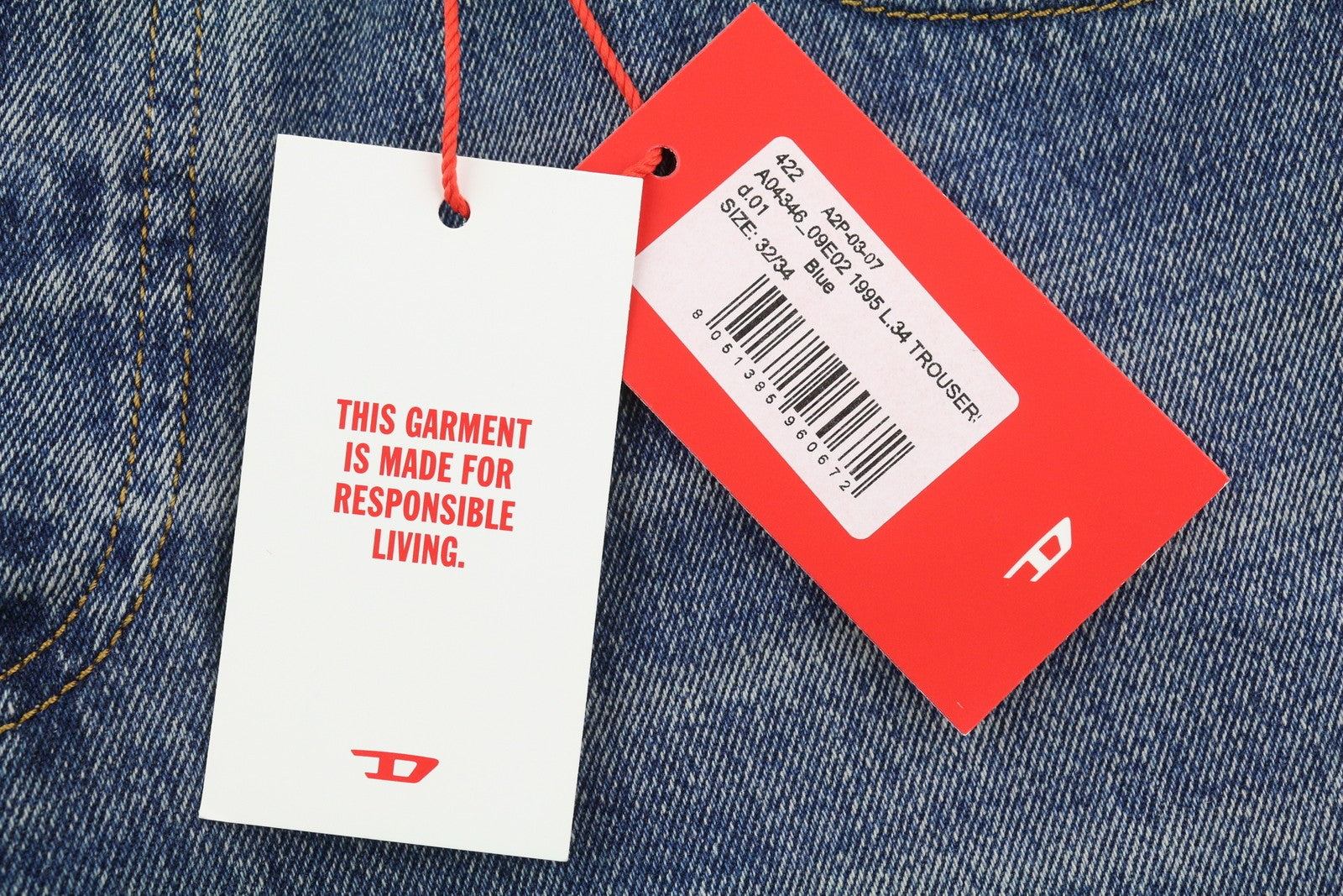 DIESEL 1995 09E02 vyriški džinsai W32/L34 mėlyni, plėšyti, ploni, tiesūs, RRP 375 USD 