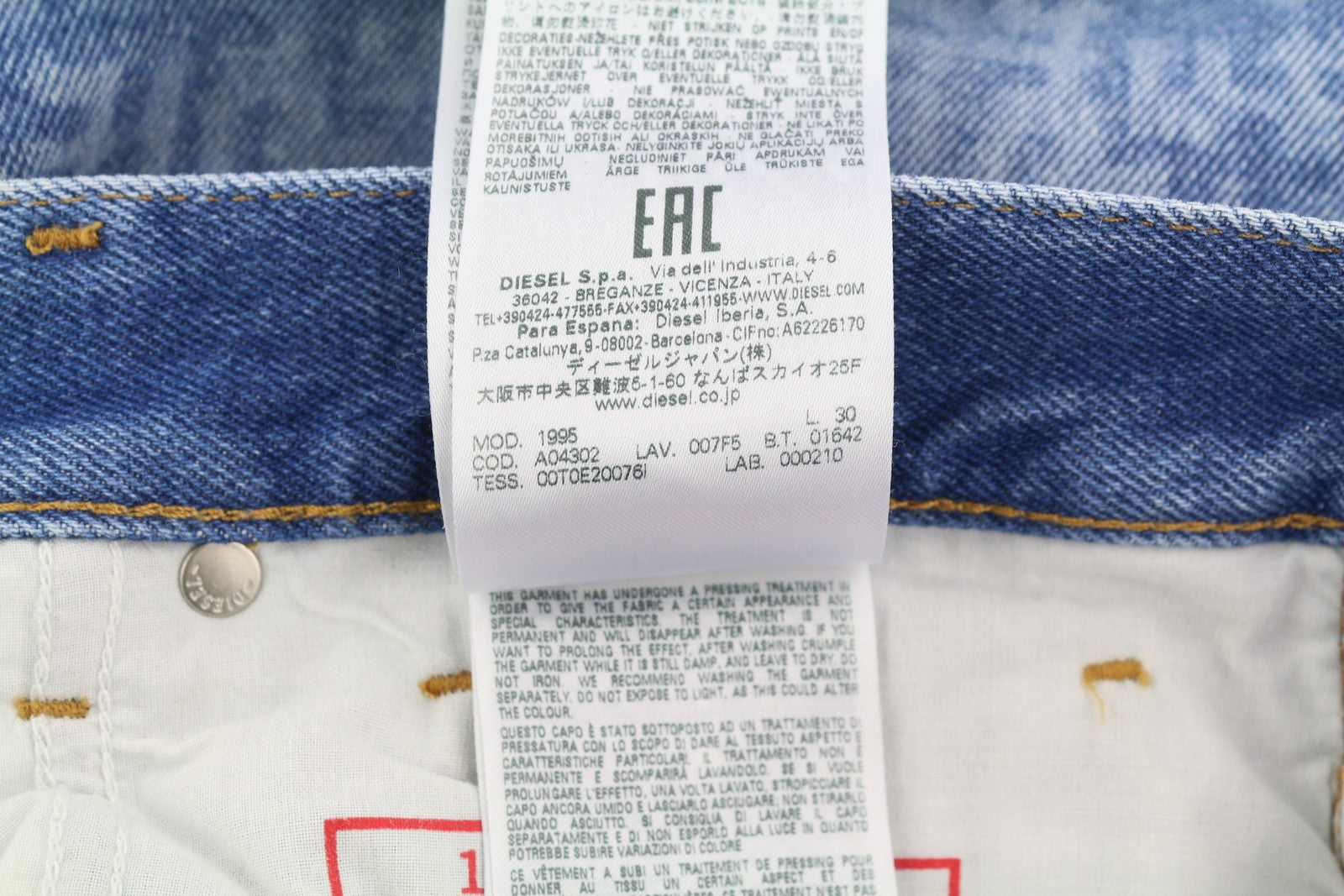 DIESEL 1995 007F5 vyriški džinsai W32/L30 Slim Fit tiesaus kirpimo su logotipu ir RMK 250 € 