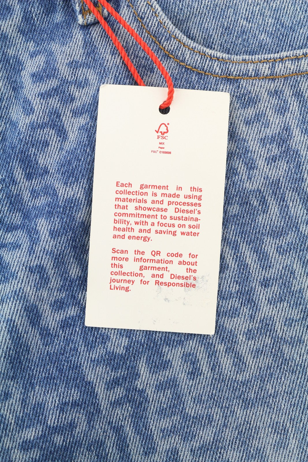 DIESEL 1995 007F5 vyriški džinsai W32/L32 ploni tiesaus kirpimo džinsai su raštuotu užtrauktuku, rekomenduojama kaina – 250 € 