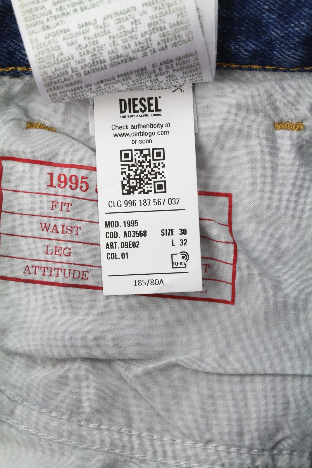 DIESEL 1995 09E02 vyriški džinsai W30/L32 mėlyni, plėšyti, ploni, tiesūs, RRP 375 USD 