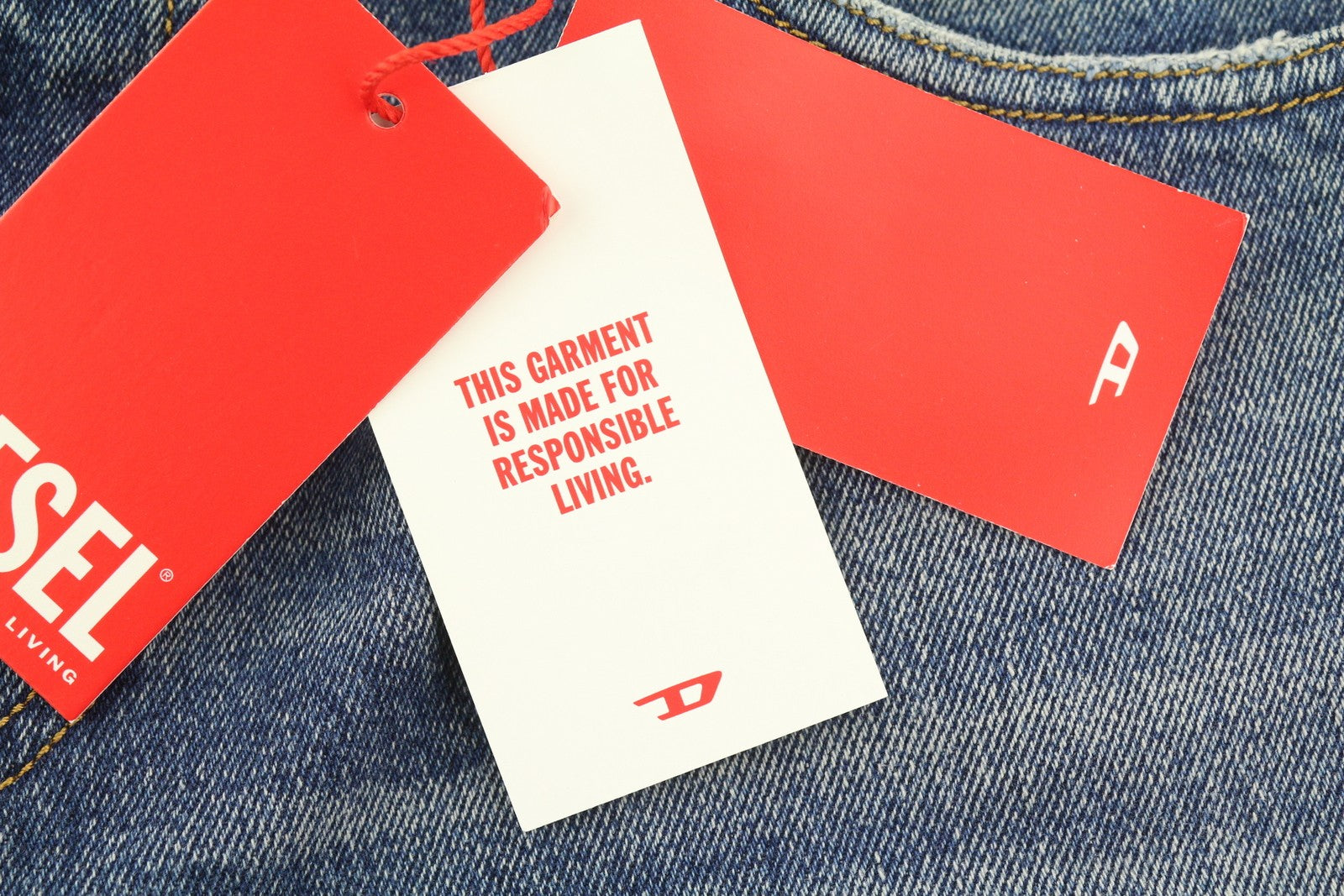 DIESEL 1995 09E02 vyriški džinsai W30/L32 mėlyni, plėšyti, ploni, tiesūs, RRP 375 USD 