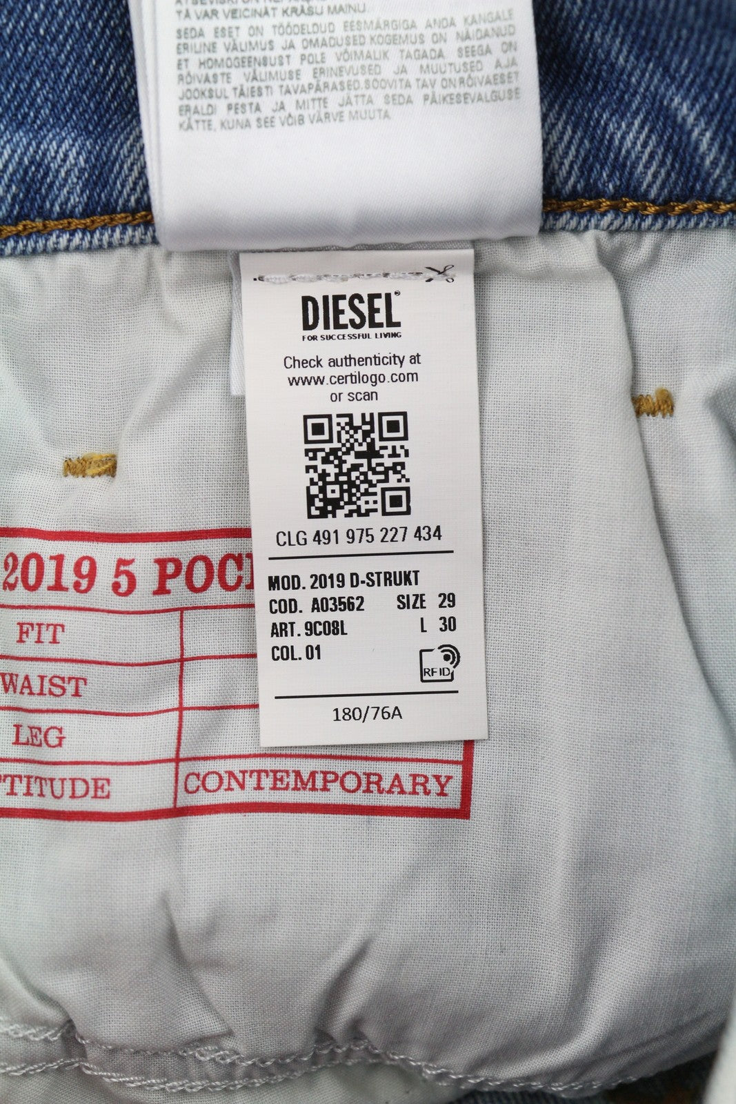 DIESEL 2019 D-Strukt 9C08L vyriški džinsai W29/L30 mėlyni, išblukinti, skalbti, prigludę, kaina – 350 USD 