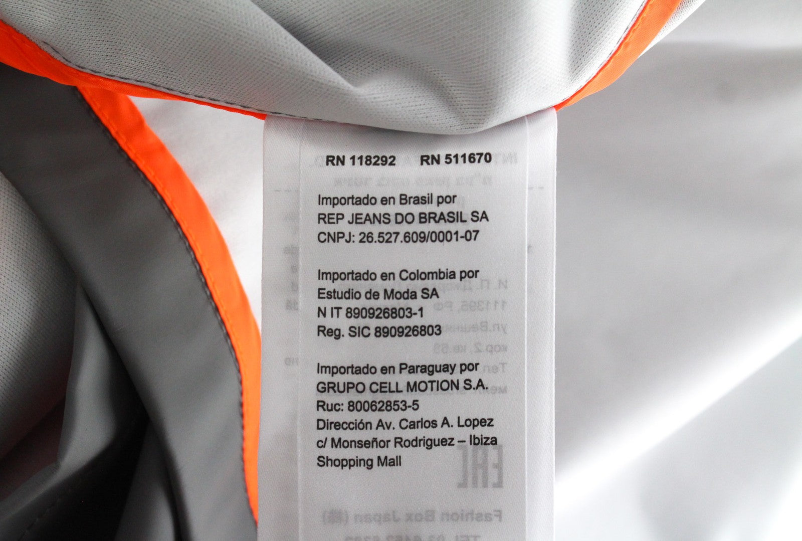 REPLAY vyriška striukė L pilka, su gobtuvu, vidutinio ilgio, su juostele, guma dengta, be pamušalo 