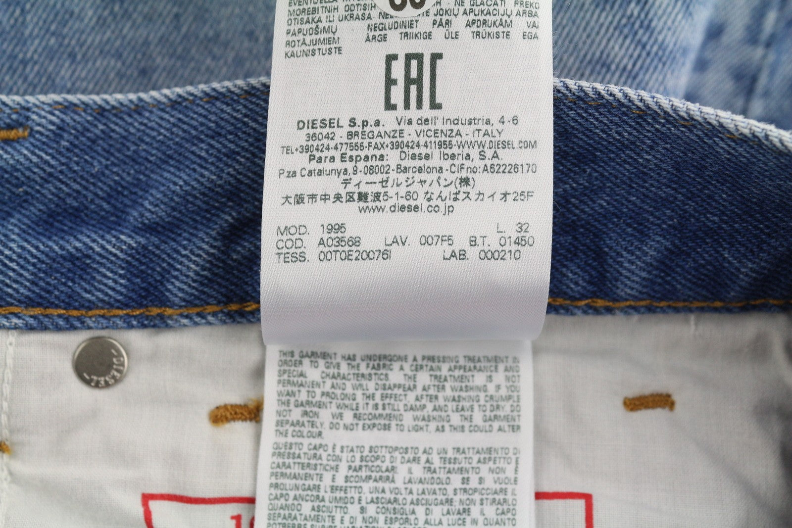 DIESEL 1995 007F5 vyriški džinsai W31/L32 Slim Fit tiesaus kirpimo su logotipu ir RRP 250 € 