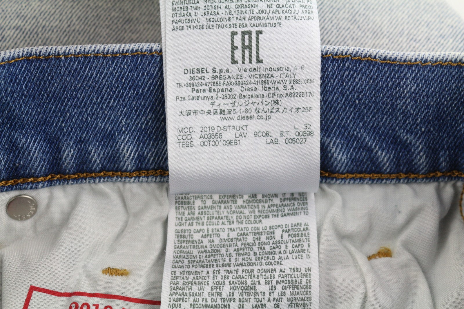 DIESEL 2019 D-Strukt 9C08L vyriški džinsai W33/L32 mėlyni, išblukinti, skalbti, prigludę, kaina – 350 USD 