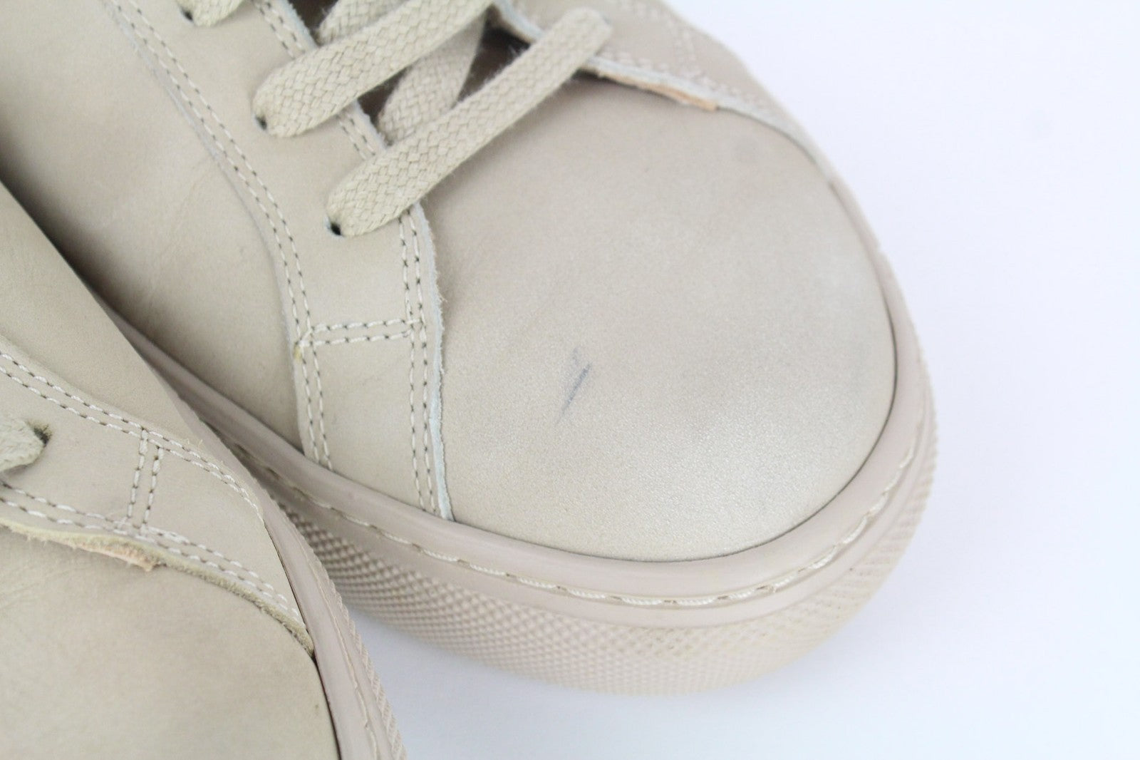 SUITSUPPLY vyriški sportbačiai, EU44, smėlio spalvos, žemakulniai, veršiuko odos, klasikiniai sportbačiai su nėriniuotais kraštais 