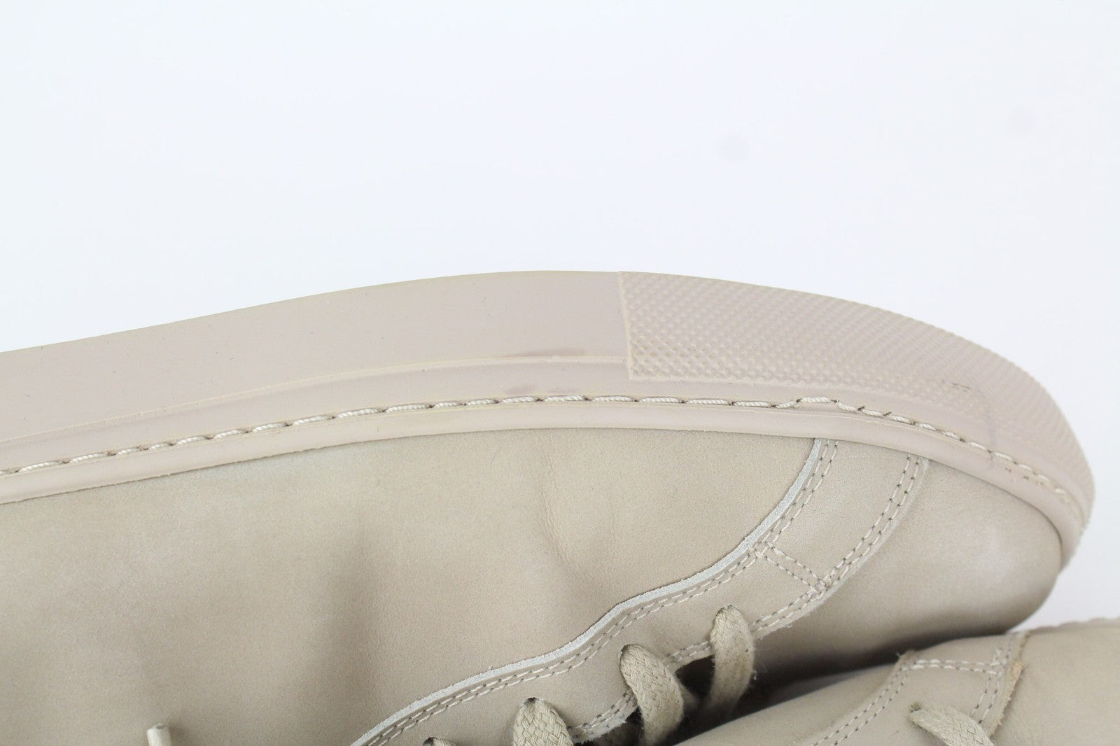 SUITSUPPLY vyriški sportbačiai, EU44, smėlio spalvos, žemakulniai, veršiuko odos, klasikiniai sportbačiai su nėriniuotais kraštais 