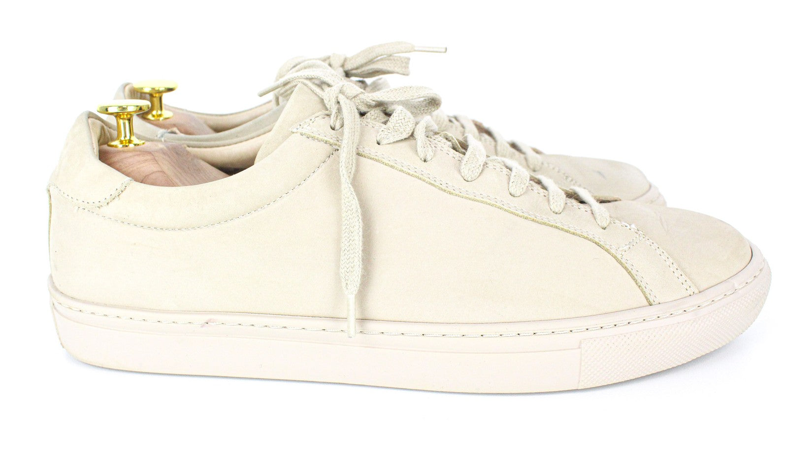 SUITSUPPLY vyriški sportbačiai, EU44, smėlio spalvos, žemakulniai, veršiuko odos, klasikiniai sportbačiai su nėriniuotais kraštais 