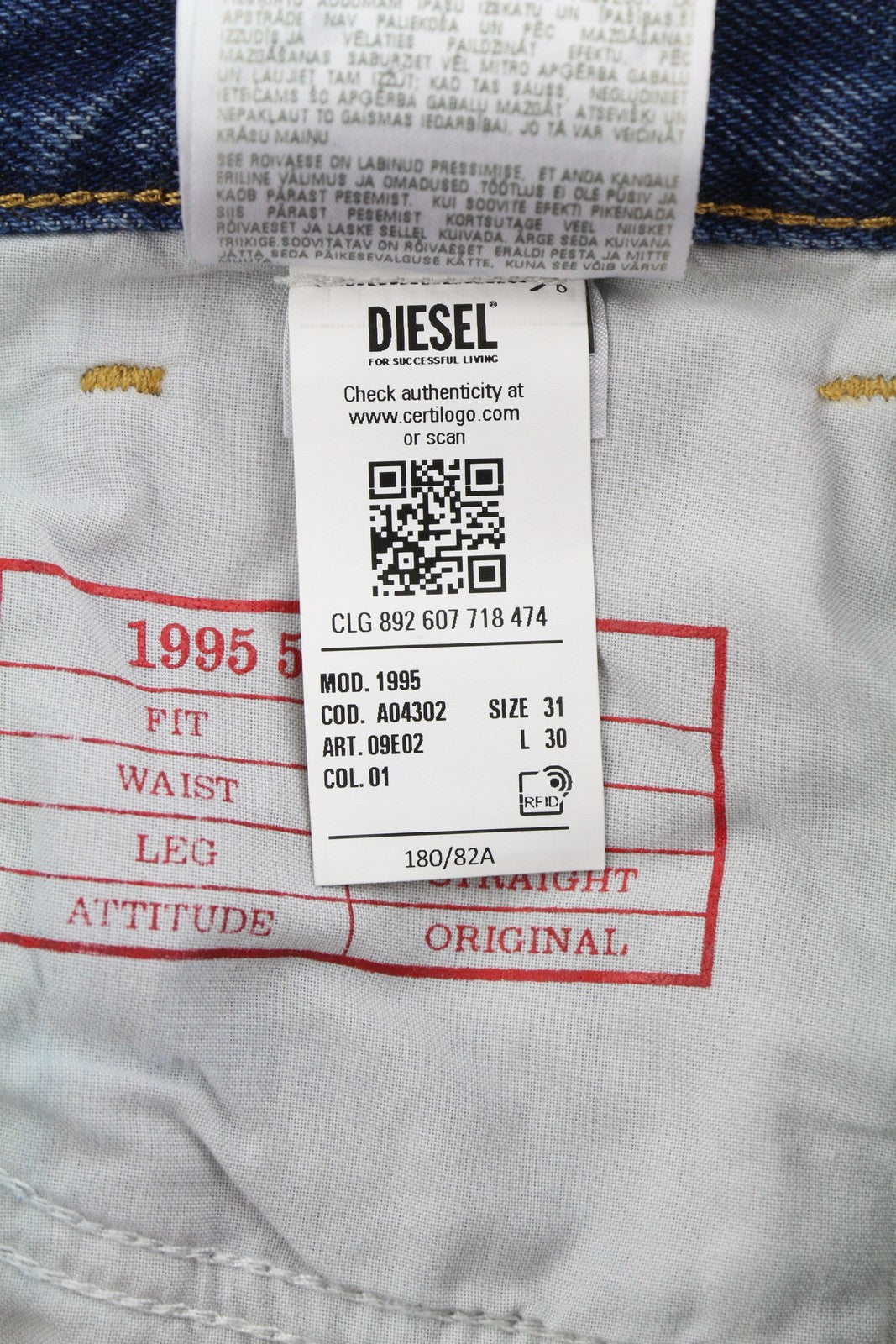 DIESEL 1995 09E02 vyriški džinsai W31/L30 mėlyni, plėšyti, ploni, tiesūs, RRP 375 USD 