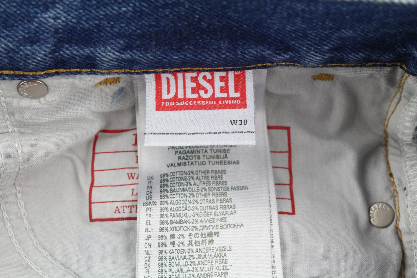DIESEL 1995 09E02 vyriški džinsai W30/L30 mėlyni, plėšyti, ploni, tiesūs, RRP 375 USD 